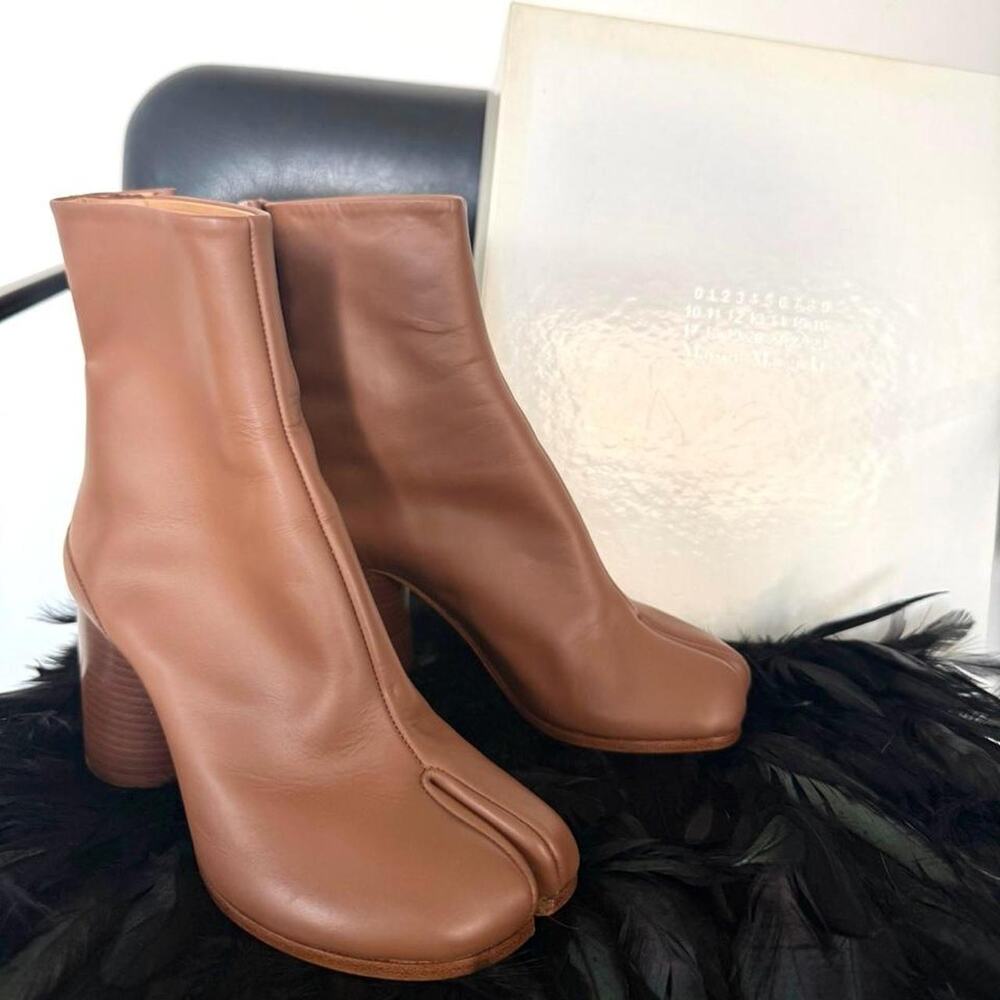 MAISON MARGIELA BROWN TABI ANKLE BOOTS